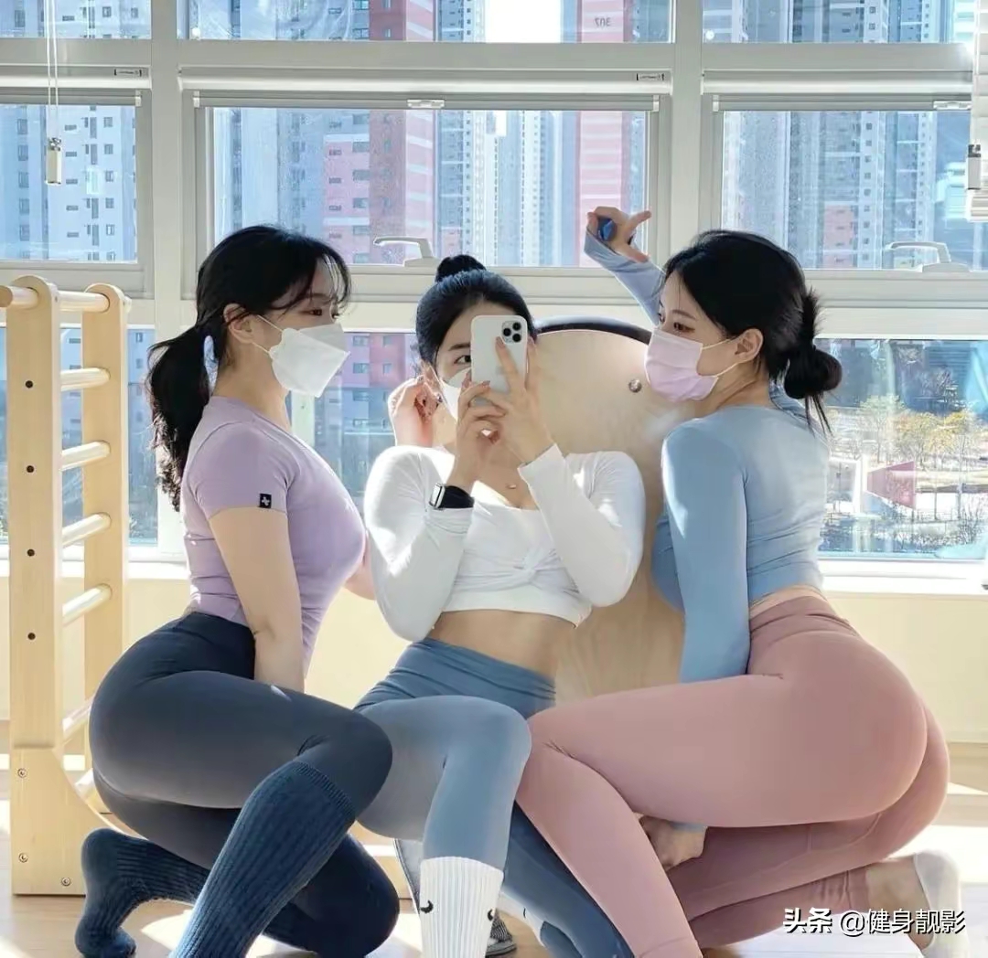 美女搞笑