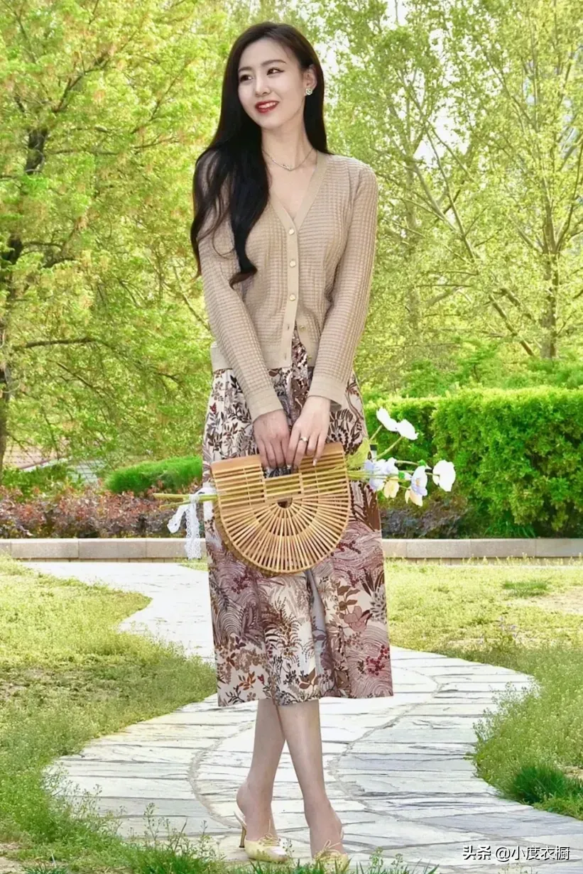 校对女孩