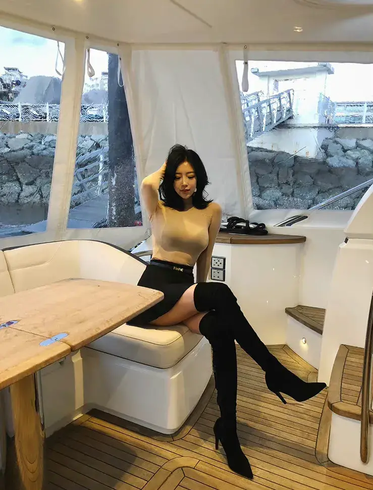 女人劈腿什么意思