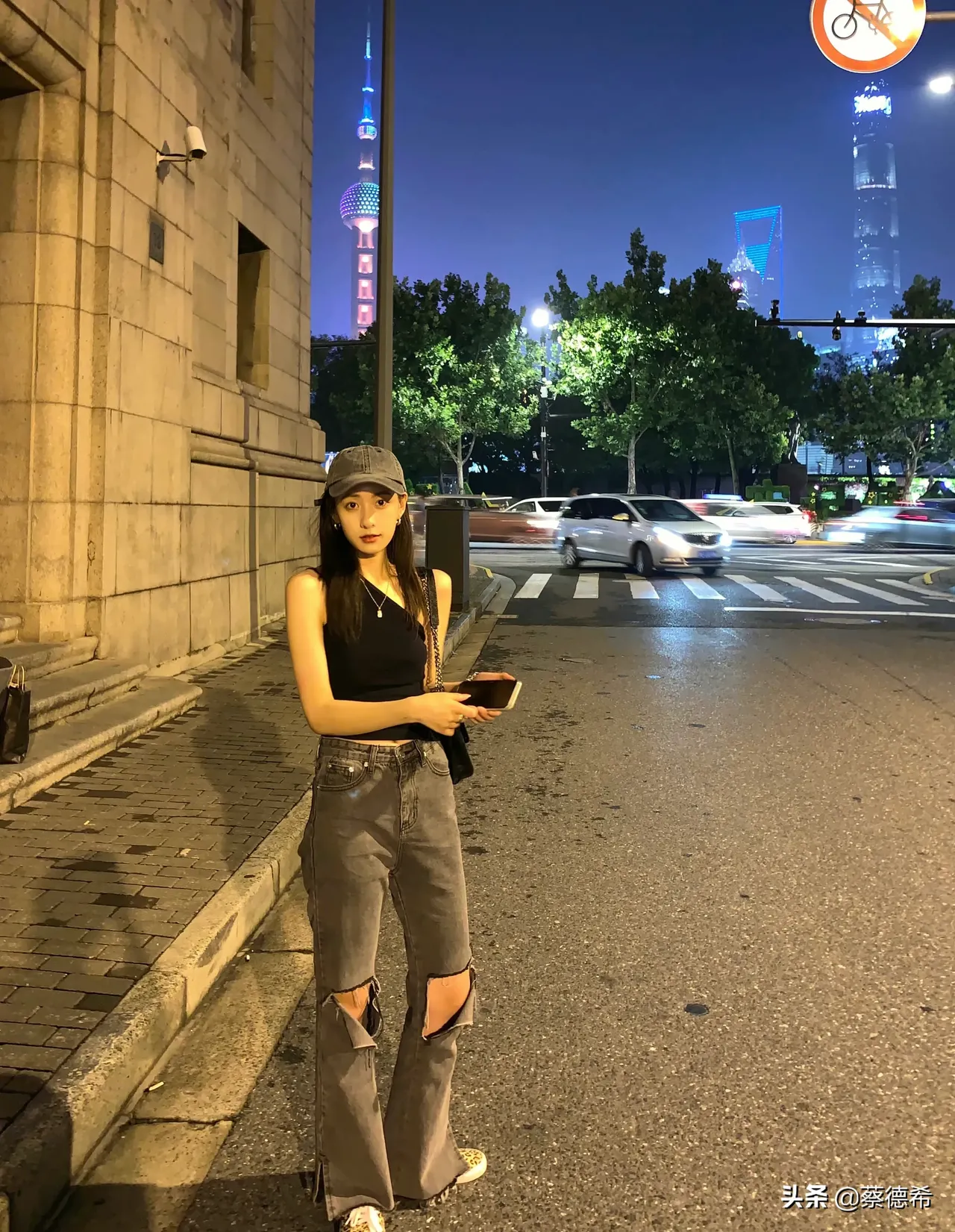 他的手抓住了我的小兔子动图